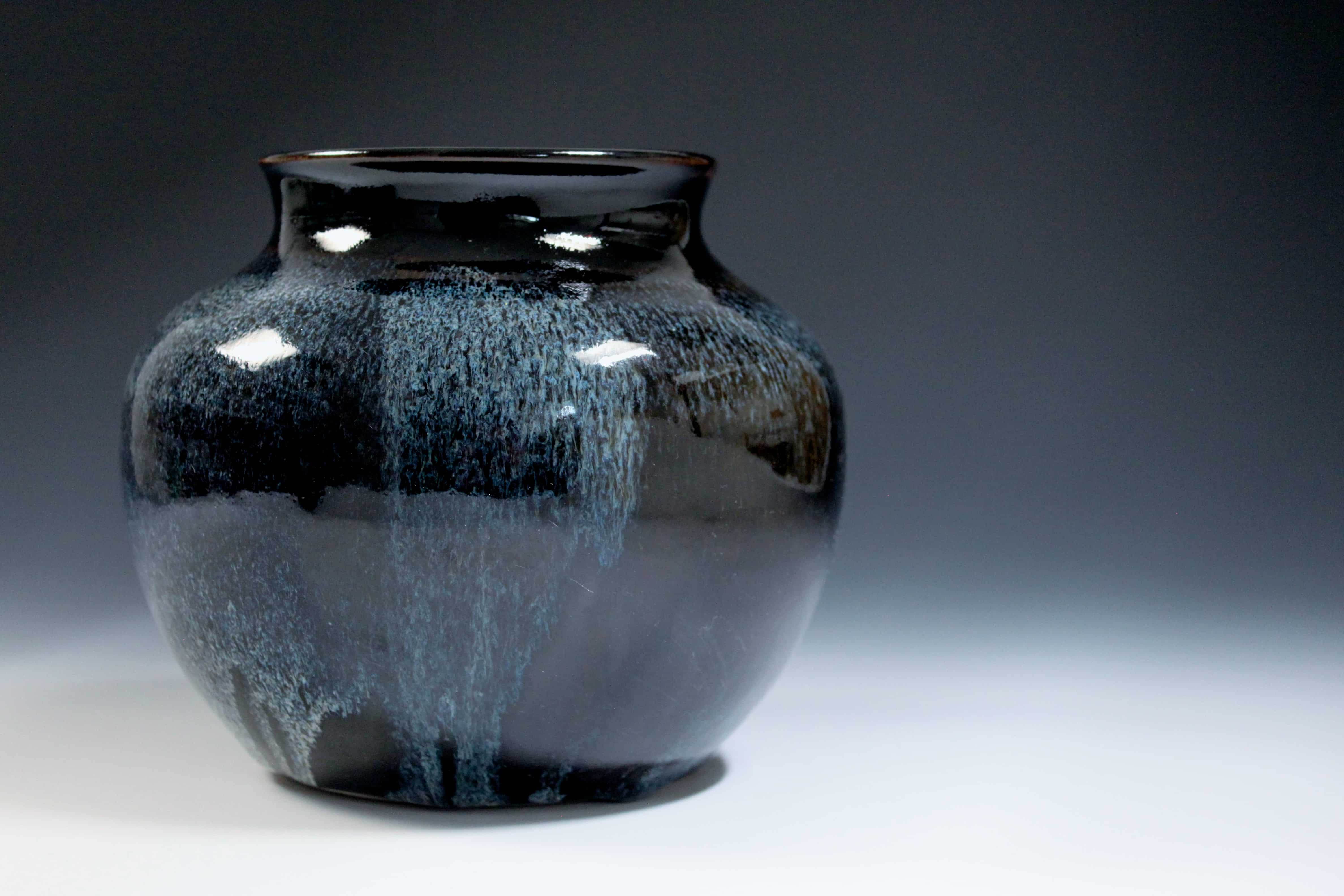 Vas i keramik av Kajsa Källérus